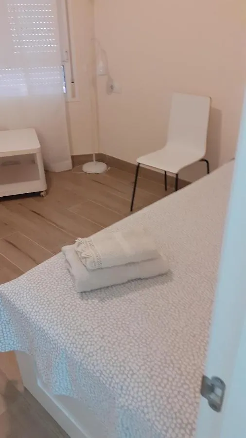 Amplio Piso Al Lado De La Playa En Nerja Διαμέρισμα